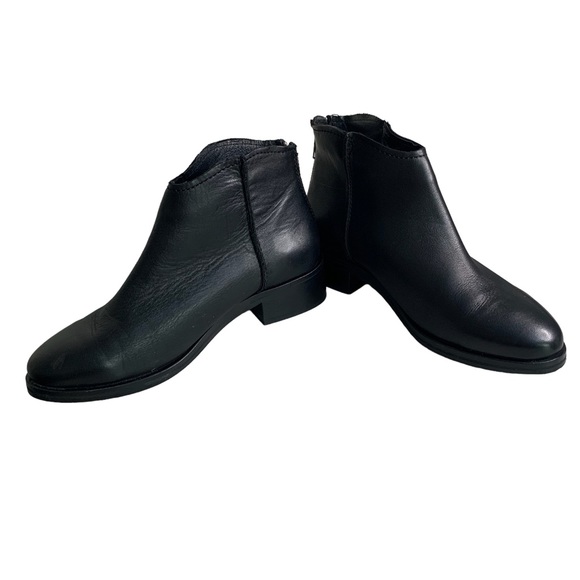 Artisan By Zigi Woman’s Georgie Leather Ankle Boots Size 6.5. Black 1 1/2” Heels - Picture 3 of 8